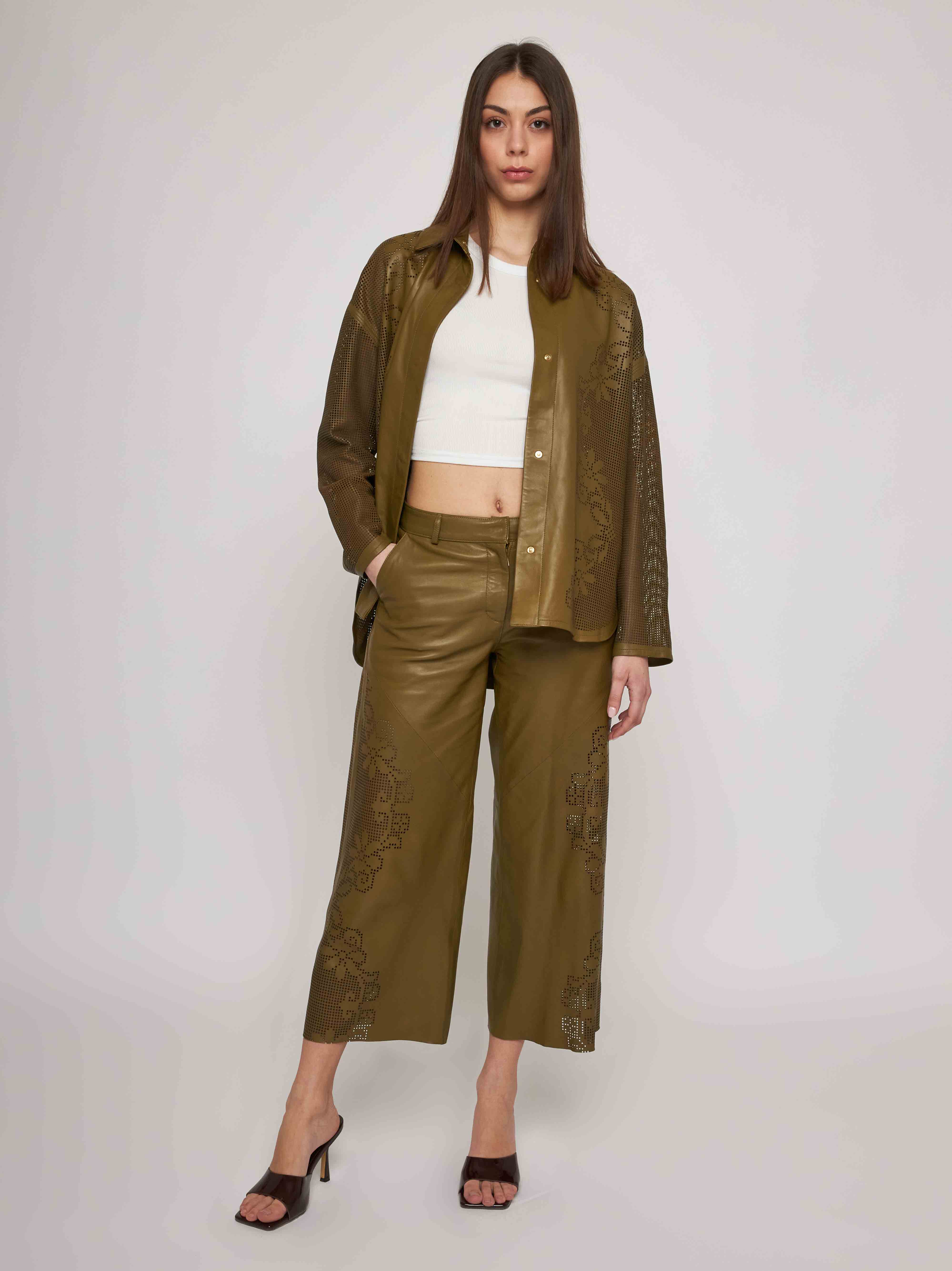 Pantalone in nappa laserata 33PA07-10101/11