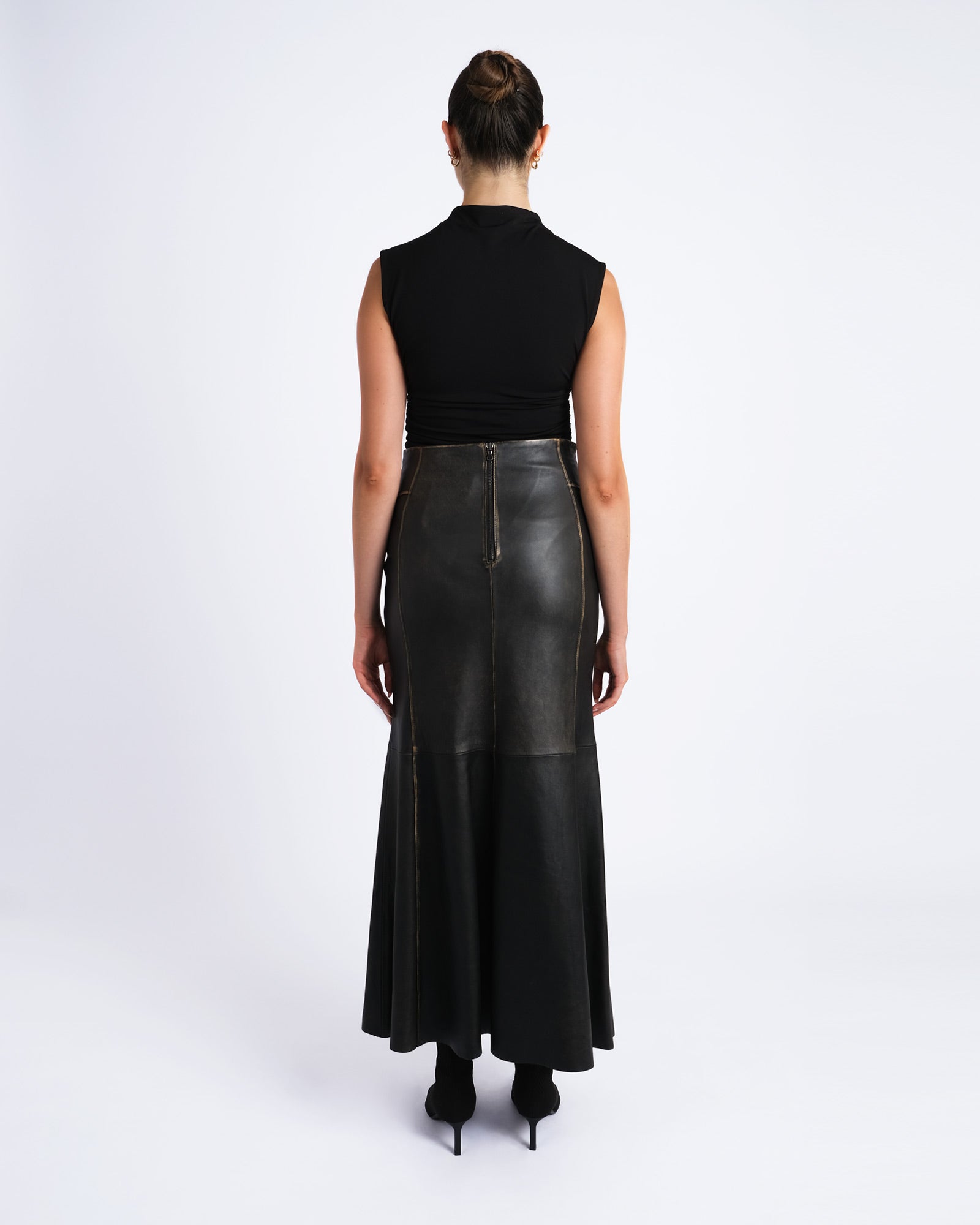Long skirt in vintage effect nappa leather